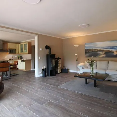 With 2 Bedrooms Apartment *